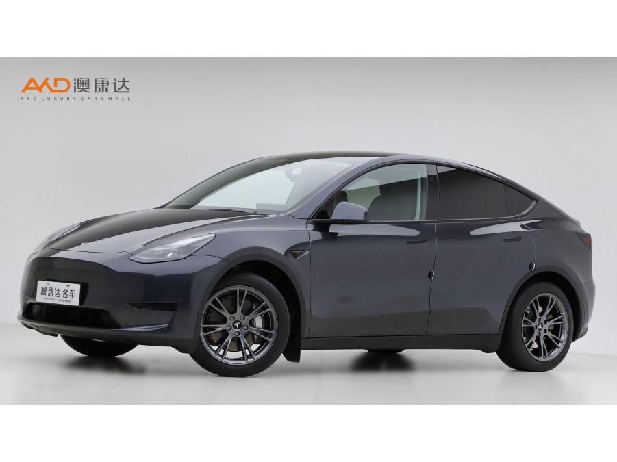 Tesla Model Y 2024 — фото автомобиля