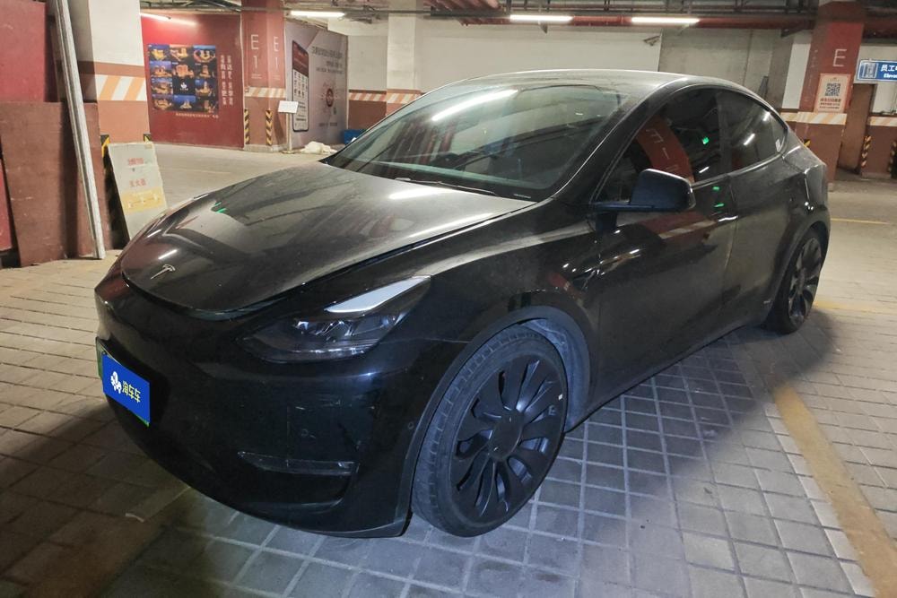 Tesla Model Y 2021 — фото автомобиля