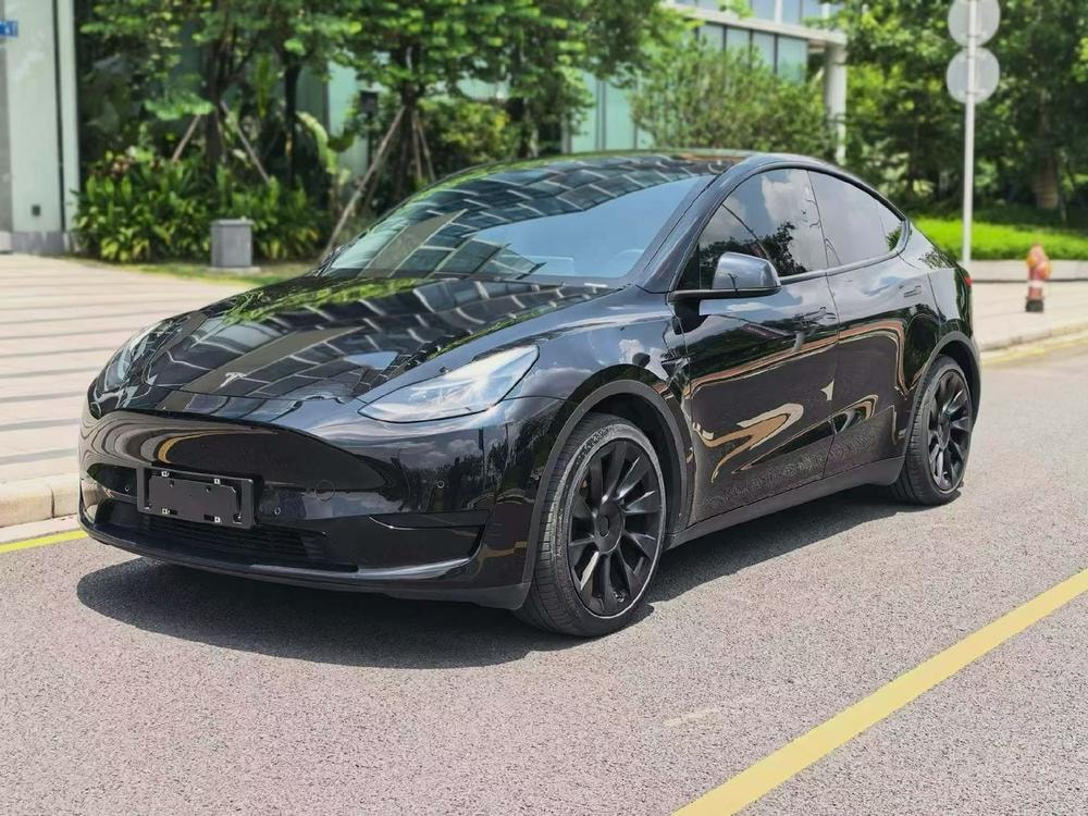 Tesla Model Y 2022 — фото автомобиля 1