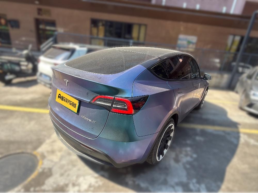 Tesla Model Y 2022 — фото автомобиля
