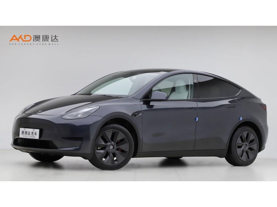 Tesla Model Y 2024 — фото автомобиля