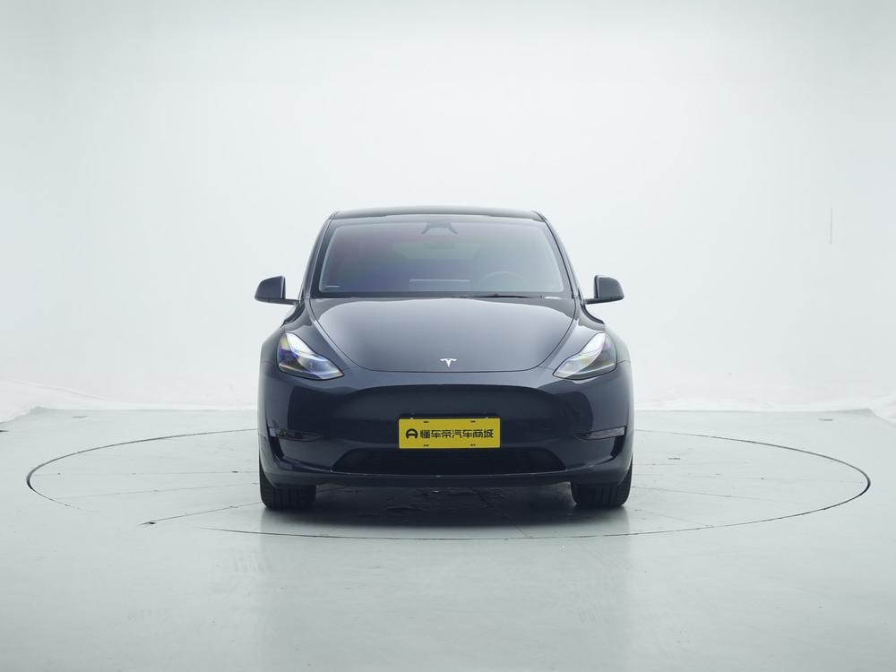 Tesla Model Y 2024 — фото автомобиля