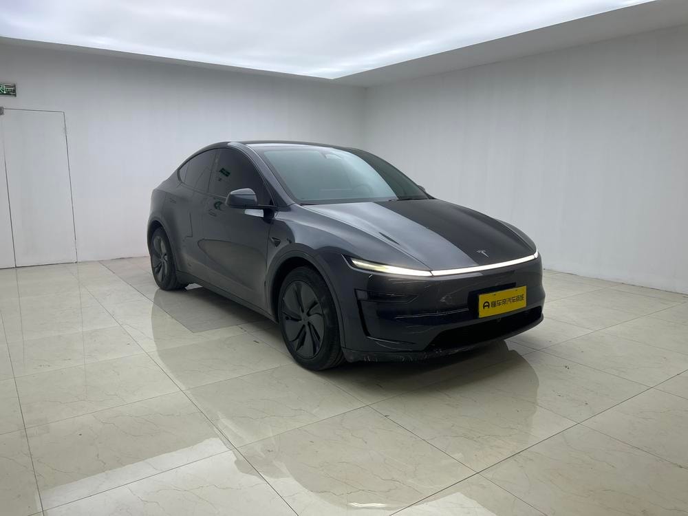 Tesla Model Y 2025 — фото автомобиля