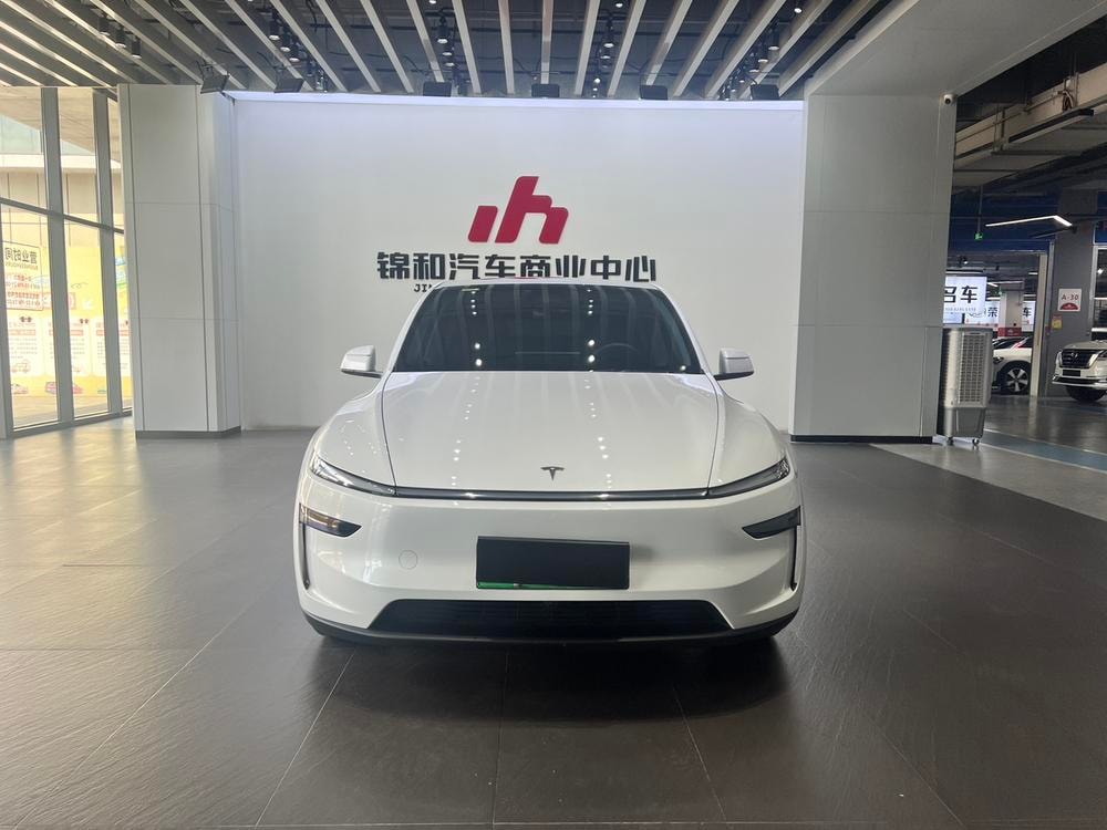 Tesla Model Y 2025 — фото автомобиля