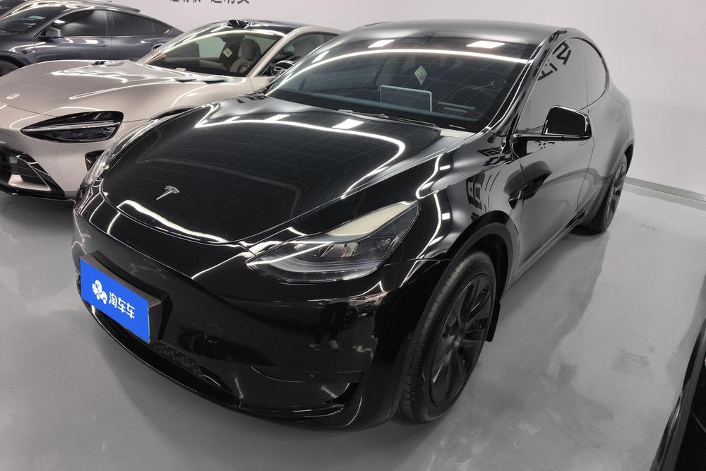 Tesla Model Y 2023 — фото автомобиля 1