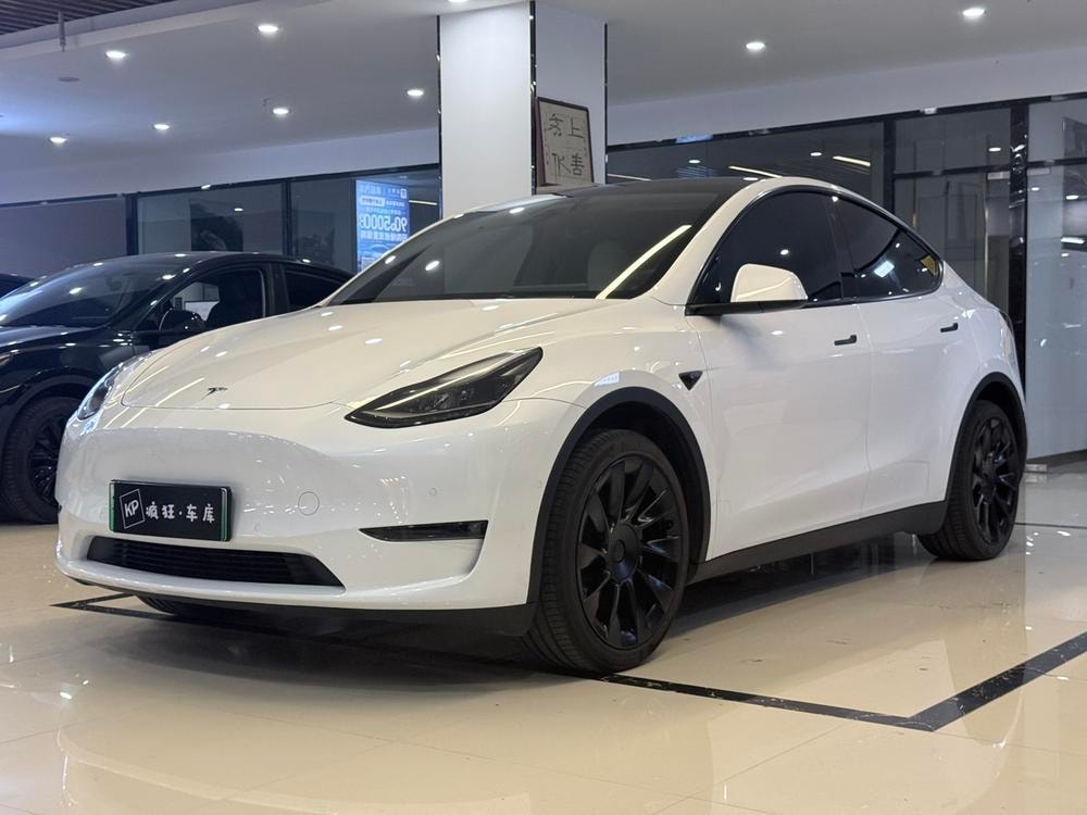 Tesla Model Y 2023 — фото автомобиля