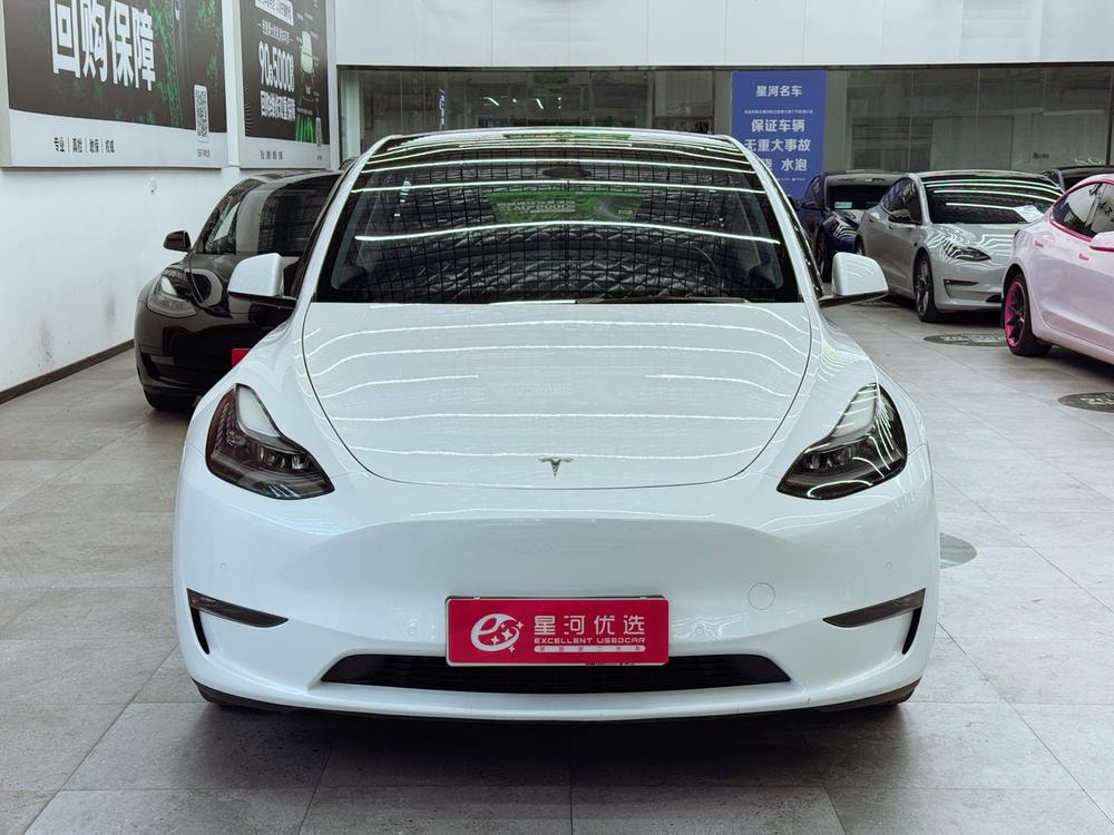 Tesla Model Y 2022 — фото автомобиля