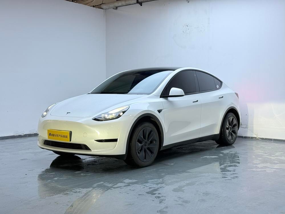 Tesla Model Y 2023 — фото автомобиля