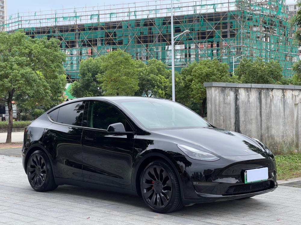 Tesla Model Y 2022 — фото автомобиля 1