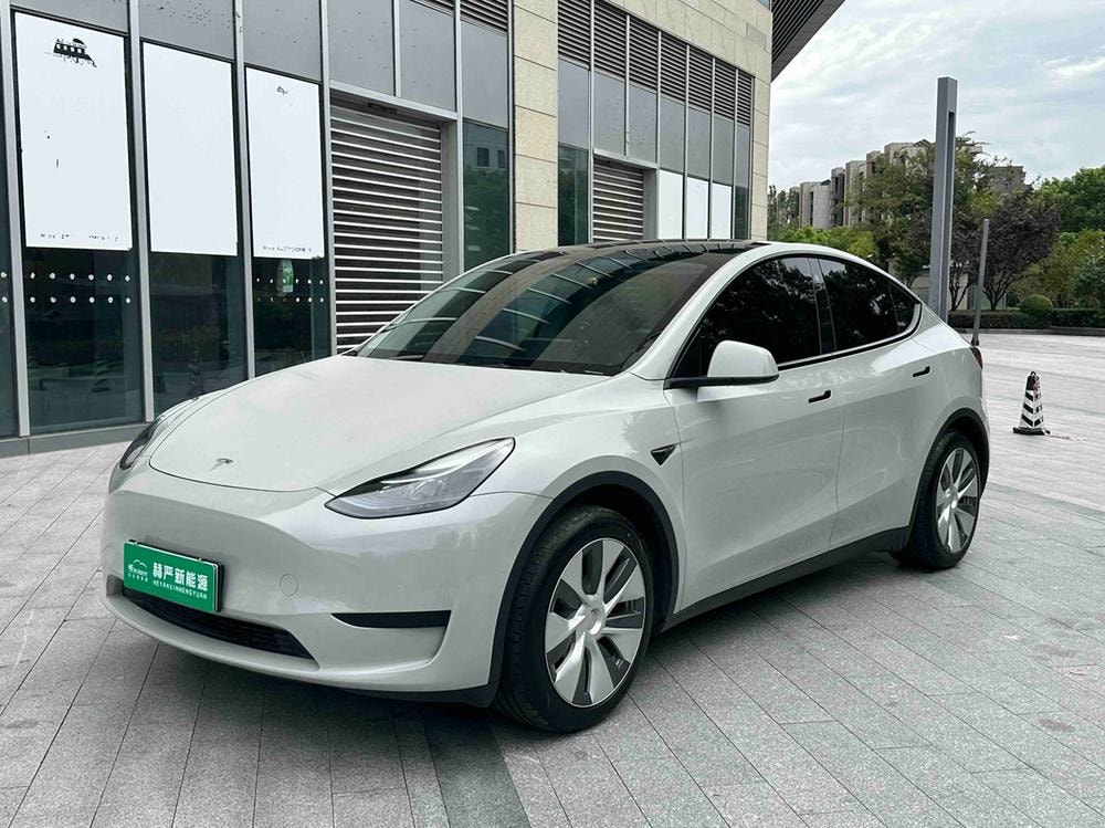Tesla Model Y 2022 — фото автомобиля