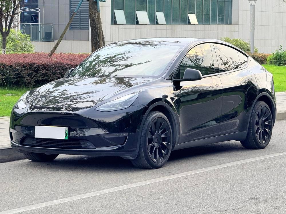 Tesla Model Y 2021 — фото автомобиля