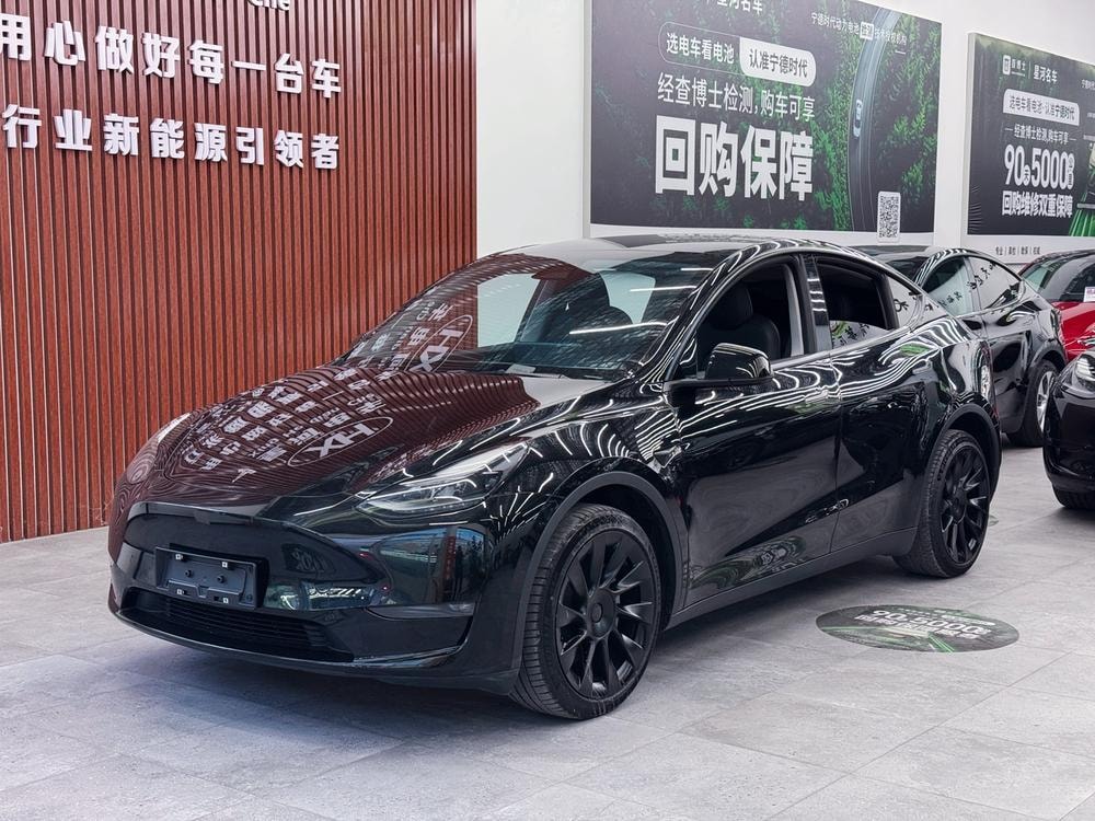 Tesla Model Y 2022 — фото автомобиля