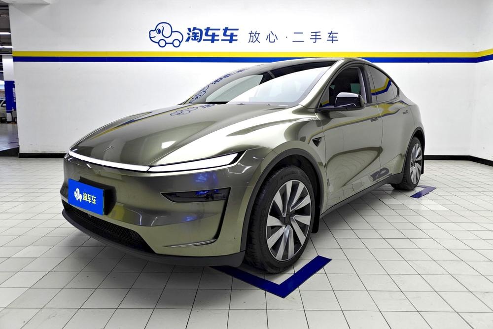 Tesla Model Y 2025 — фото автомобиля