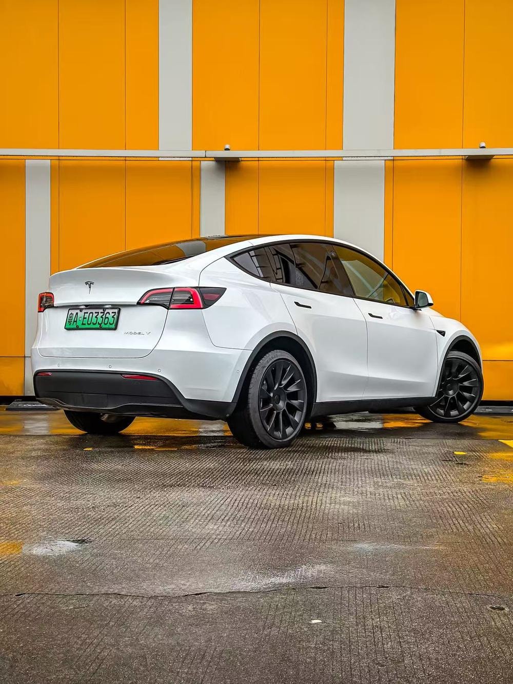 Tesla Model Y 2022 — фото автомобиля