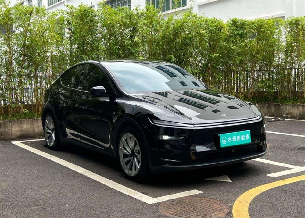 Tesla Model Y 2026 — фото автомобиля