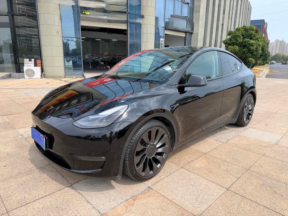Tesla Model Y 2022 — фото автомобиля