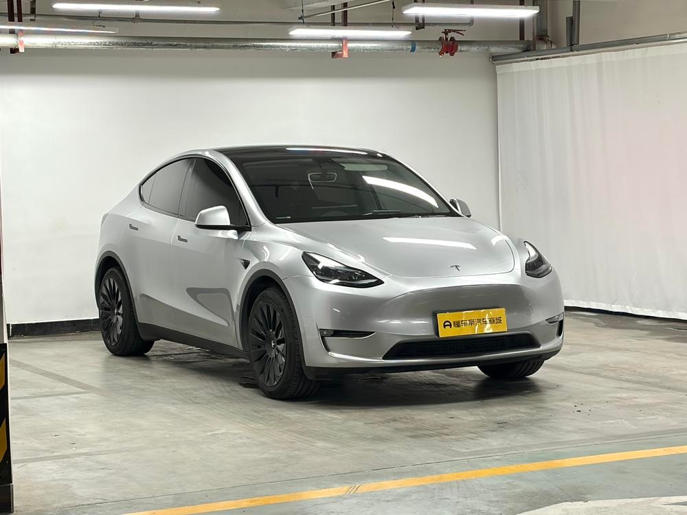 Tesla Model Y 2023 — фото автомобиля
