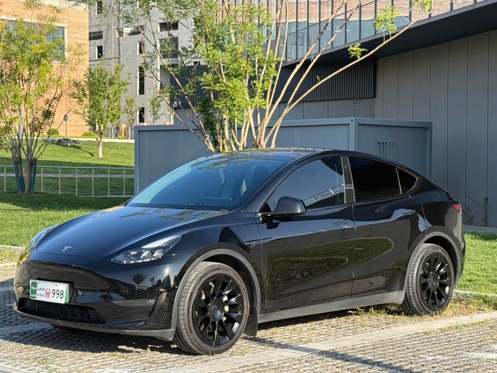 Tesla Model Y 2022 — фото автомобиля