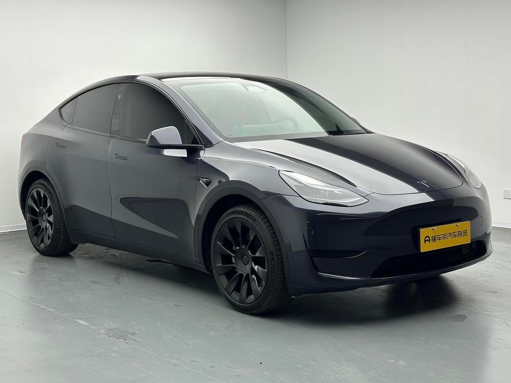 Tesla Model Y 2024 — фото автомобиля