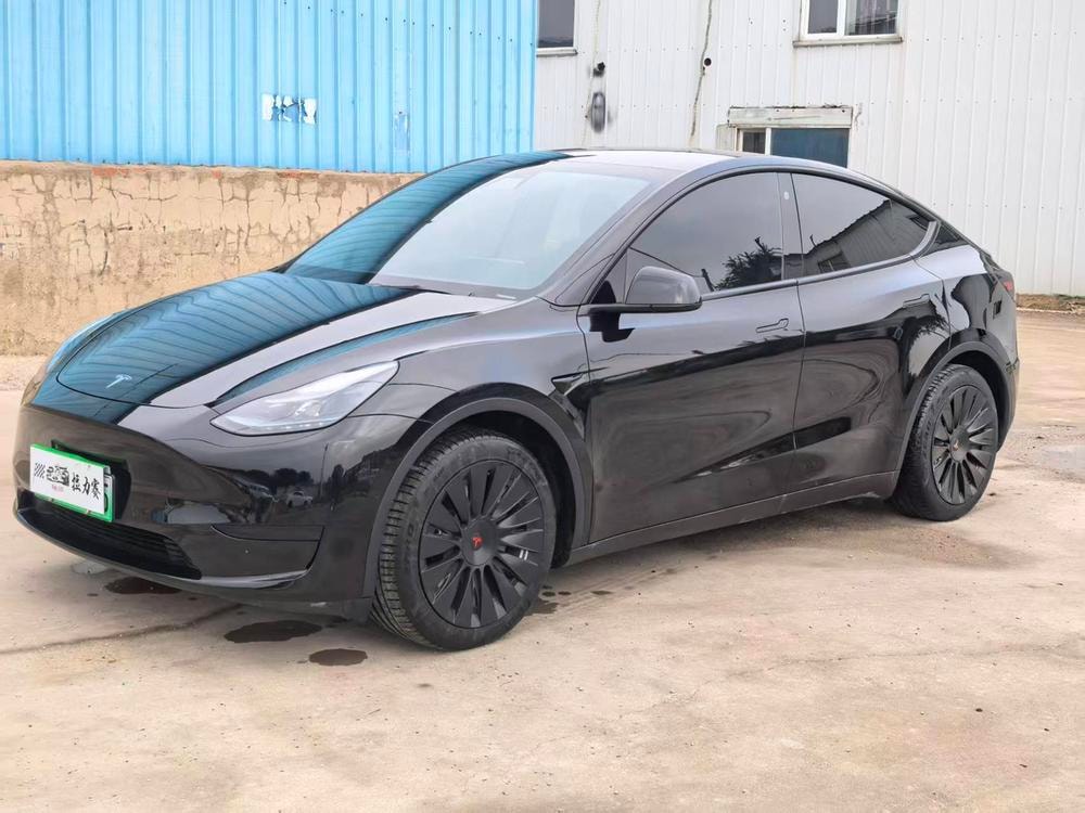 Tesla Model Y 2022 — фото автомобиля 1