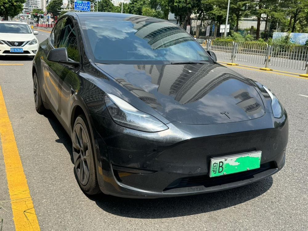 Tesla Model Y 2022 — фото автомобиля