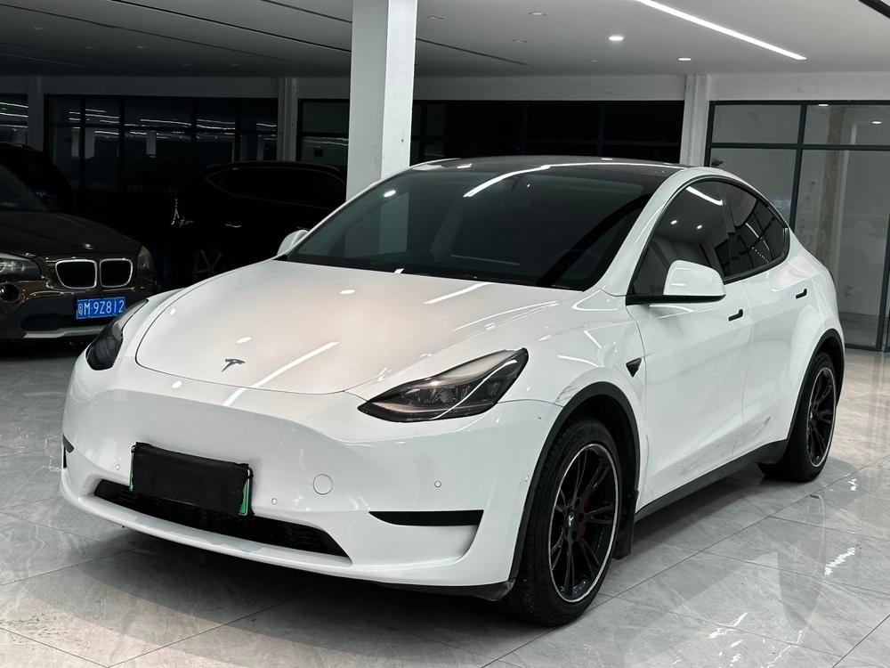 Tesla Model Y 2022 — фото автомобиля 1