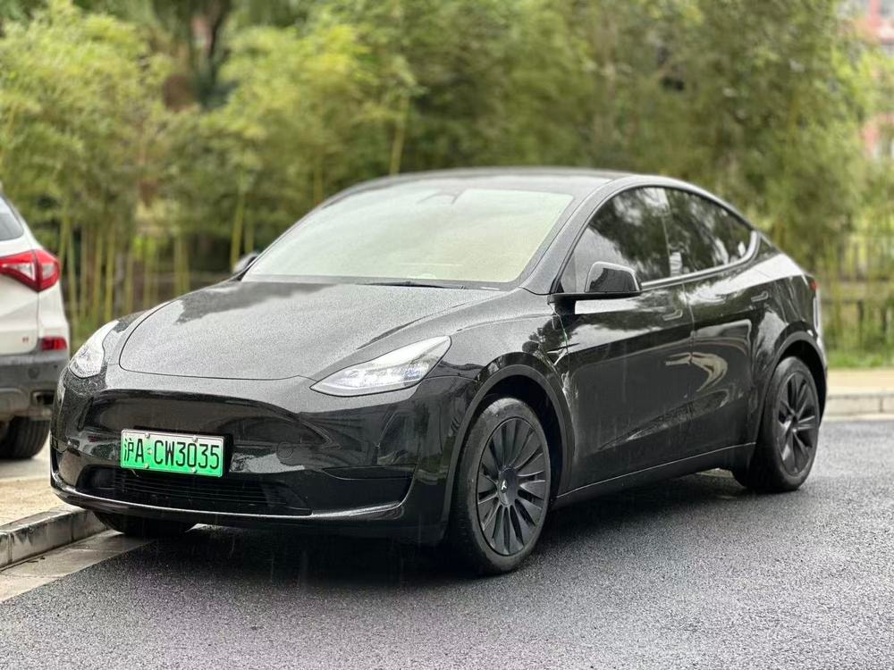 Tesla Model Y 2023 — фото автомобиля