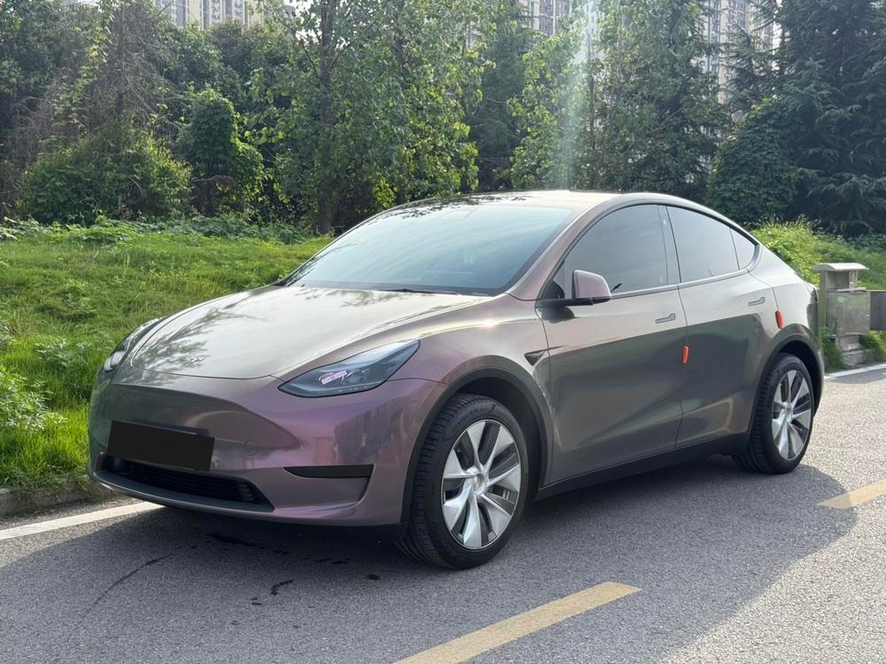 Tesla Model Y 2022 — фото автомобиля