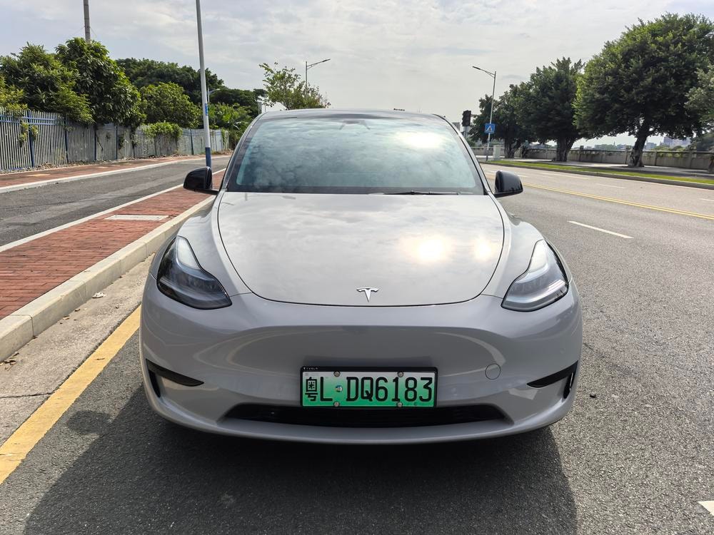 Tesla Model Y 2022 — фото автомобиля
