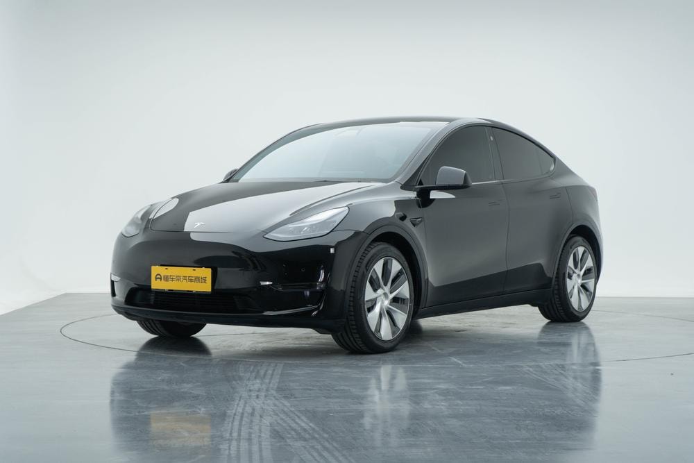Tesla Model Y 2021 — фото автомобиля