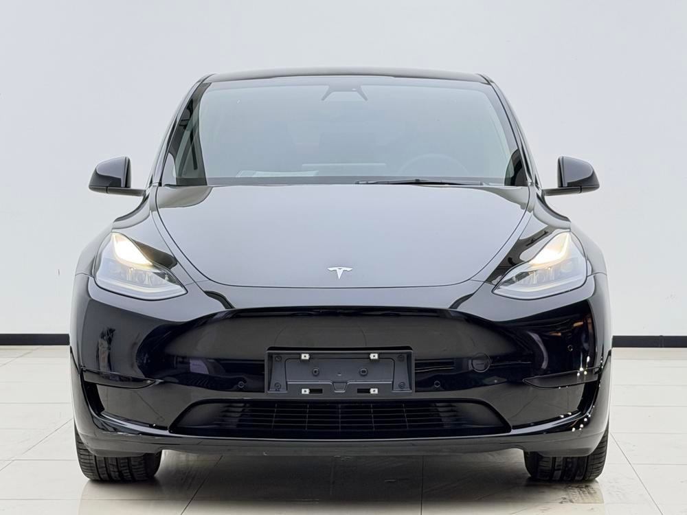 Tesla Model Y 2022 — фото автомобиля