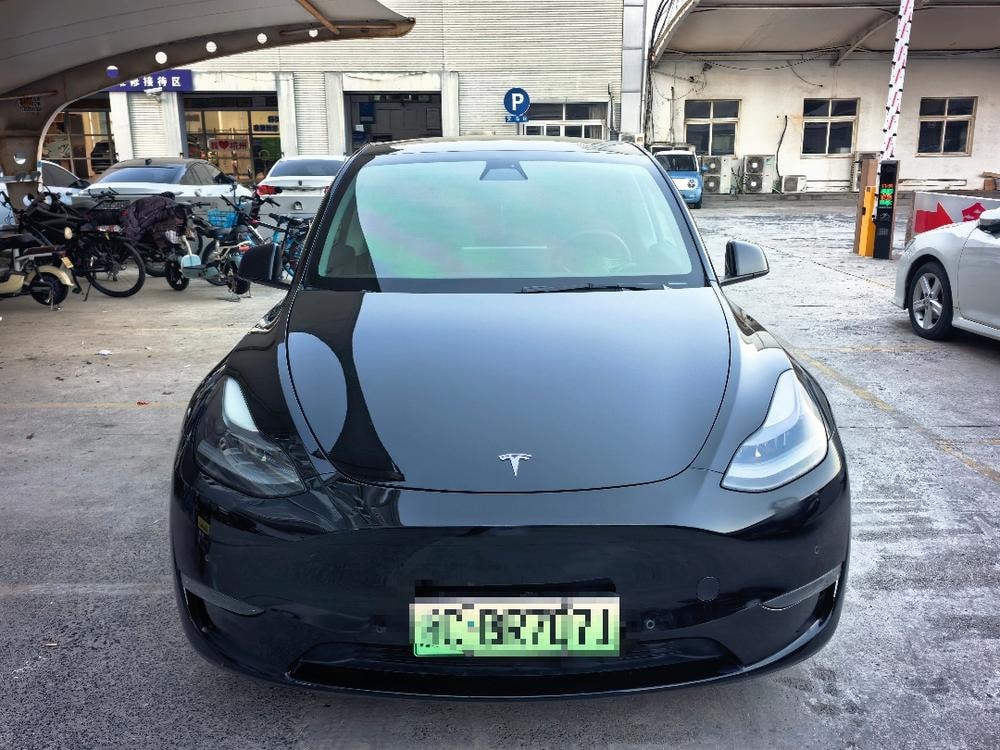 Tesla Model Y 2021 — фото автомобиля 1