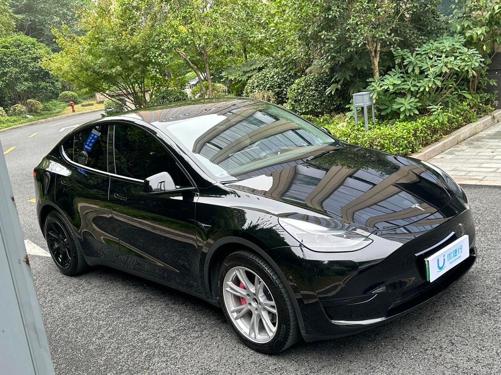 Tesla Model Y 2022 — фото автомобиля