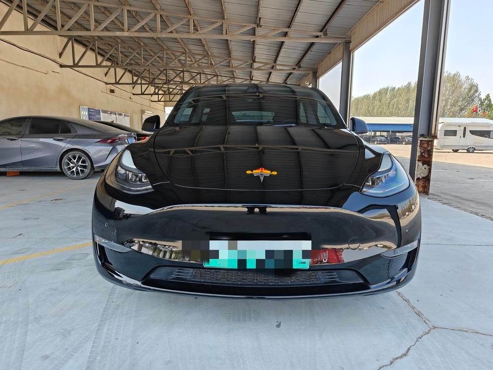 Tesla Model Y 2022 — фото автомобиля 1