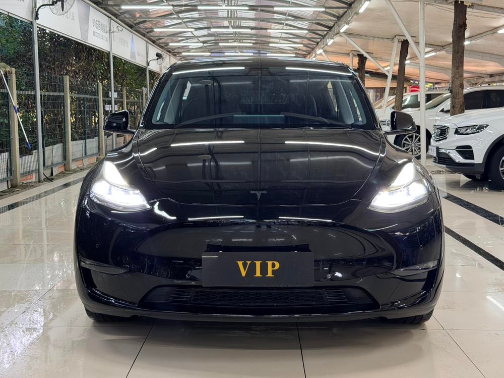 Tesla Model Y 2022 — фото автомобиля