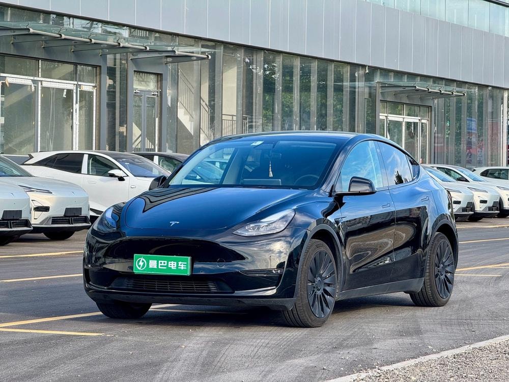 Tesla Model Y 2022 — фото автомобиля 1