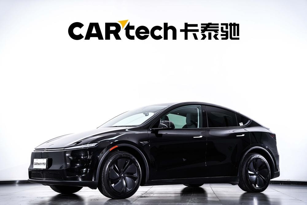 Tesla Model Y 2025 — фото автомобиля