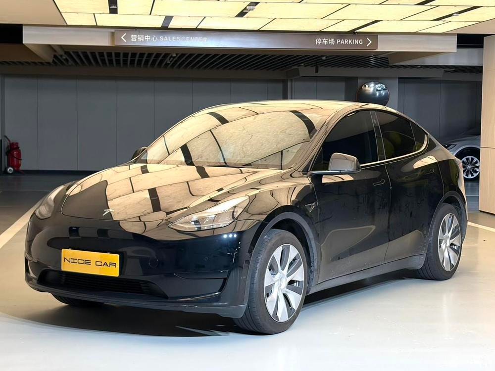 Tesla Model Y 2022 — фото автомобиля
