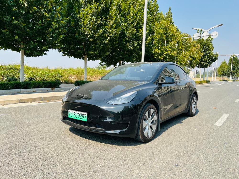 Tesla Model Y 2022 — фото автомобиля 1