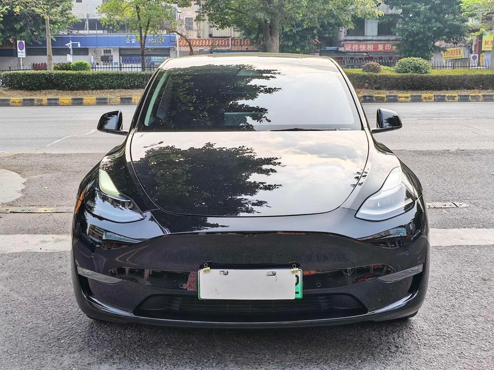 Tesla Model Y 2021 — фото автомобиля