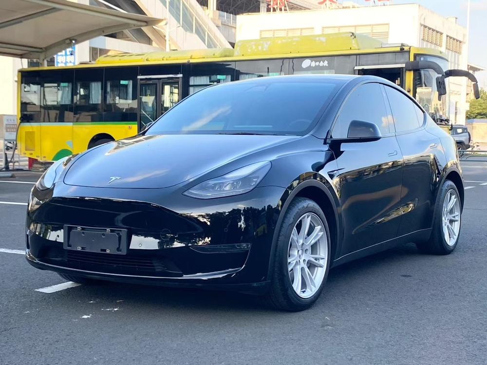 Tesla Model Y 2021 — фото автомобиля 1