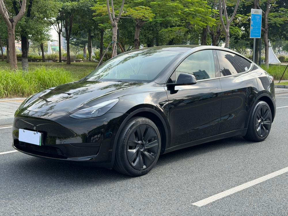 Tesla Model Y 2022 — фото автомобиля