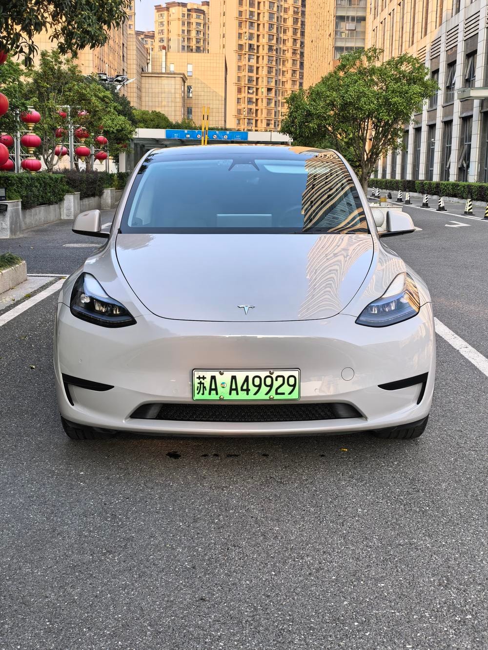 Tesla Model Y 2022 — фото автомобиля 1