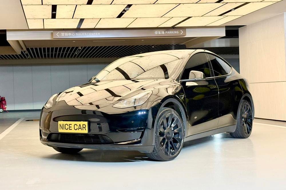 Tesla Model Y 2022 — фото автомобиля 1