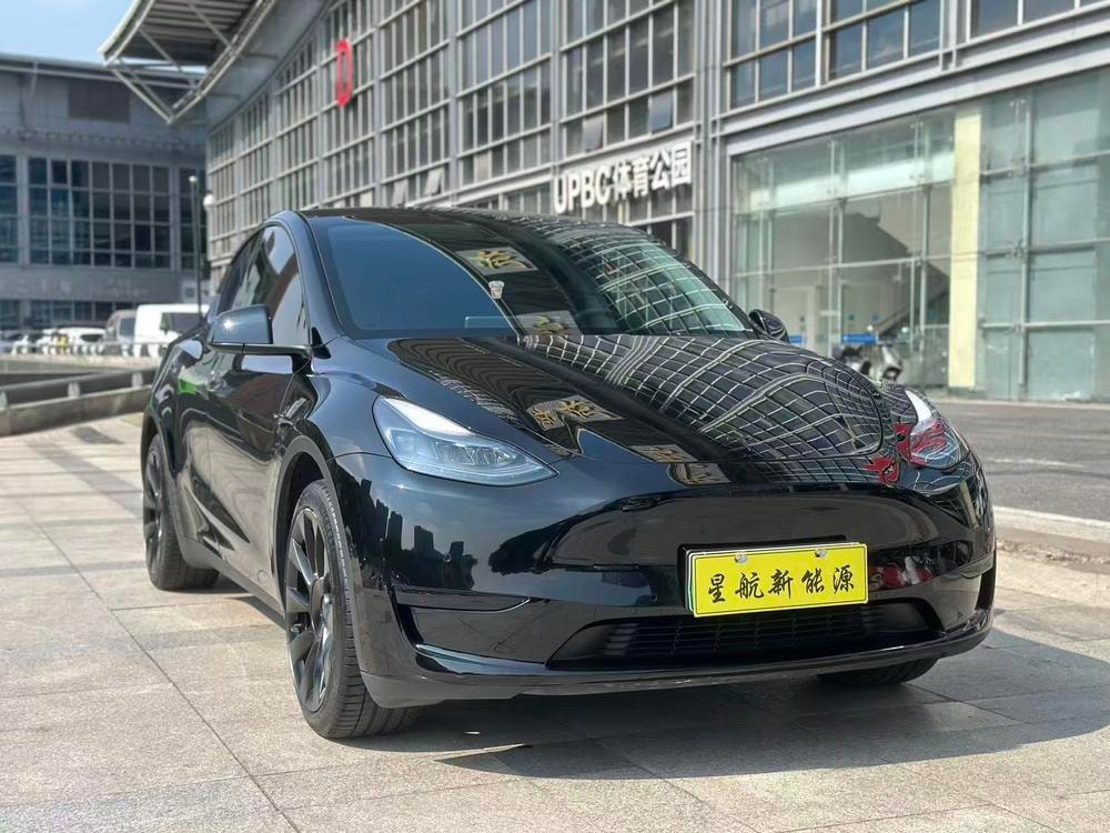 Tesla Model Y 2022 — фото автомобиля 1