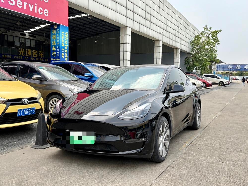 Tesla Model Y 2021 — фото автомобиля