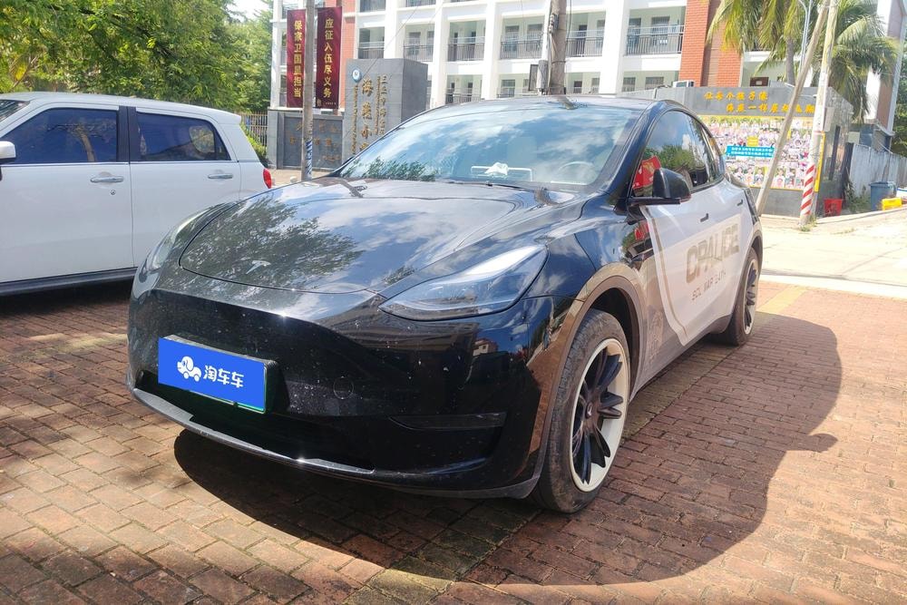 Tesla Model Y 2022 — фото автомобиля
