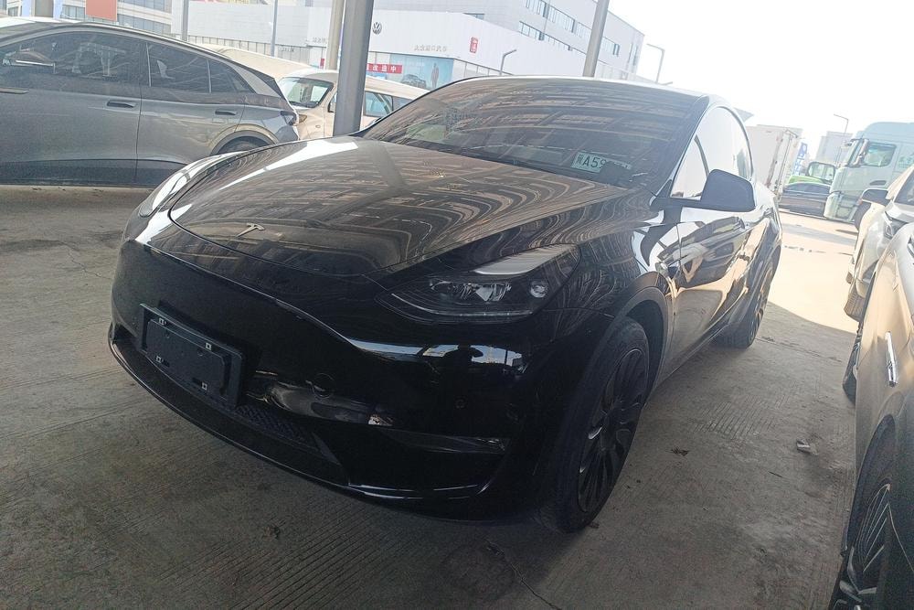 Tesla Model Y 2021 — фото автомобиля