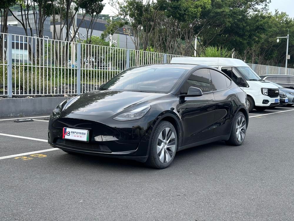 Tesla Model Y 2022 — фото автомобиля