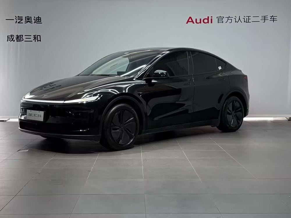 Tesla Model Y 2025 — фото автомобиля